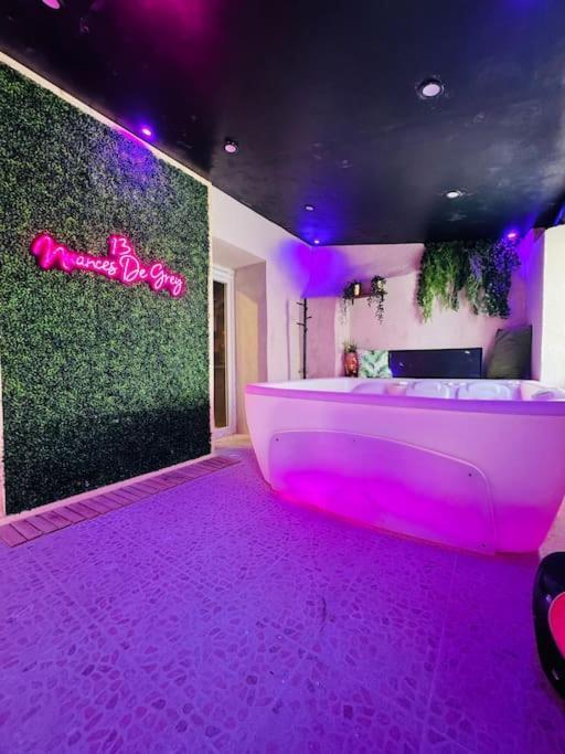 Вилла 13 Nuances De Grey Jacuzzi Марсель Экстерьер фото