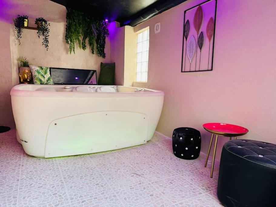 Вилла 13 Nuances De Grey Jacuzzi Марсель Экстерьер фото